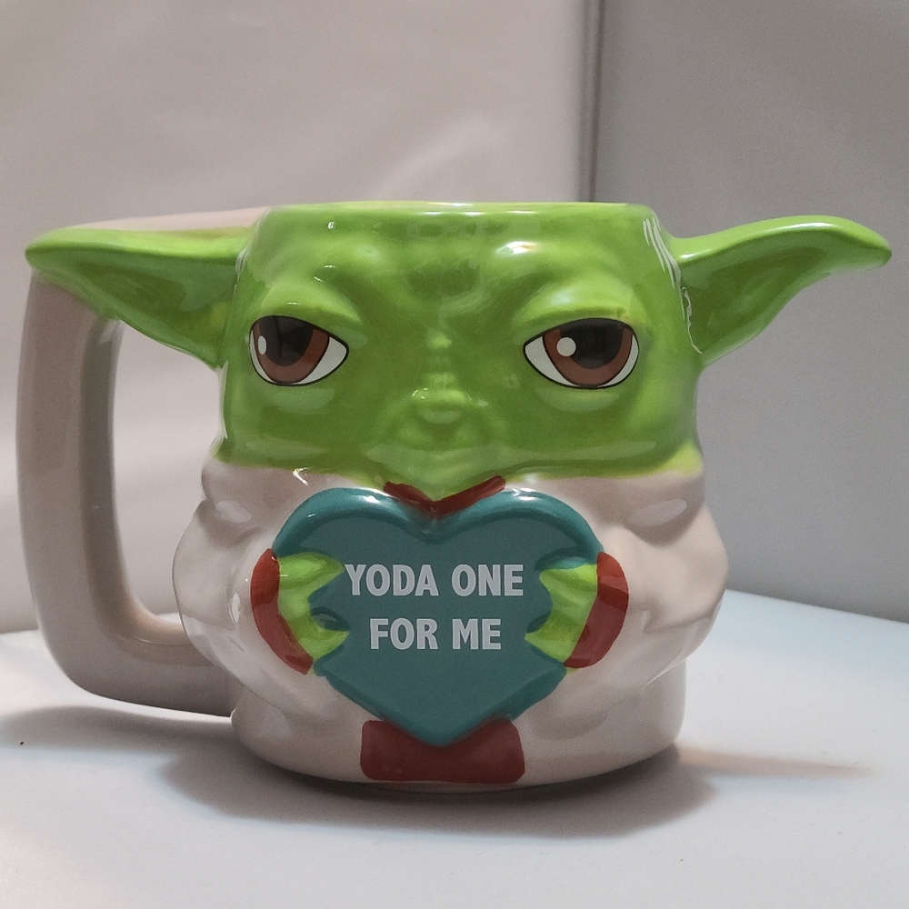 Yoda and Darth Vader valentines coffee mugs